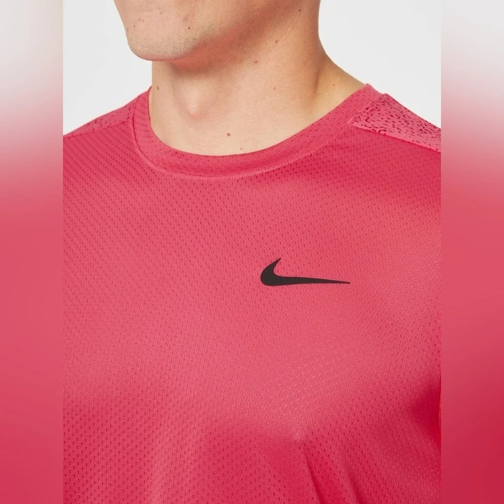 Nike NikeCourt Dri-FIT Tennis Shirt Mens Small Pink Burgundy Slim Fit CV2521-615